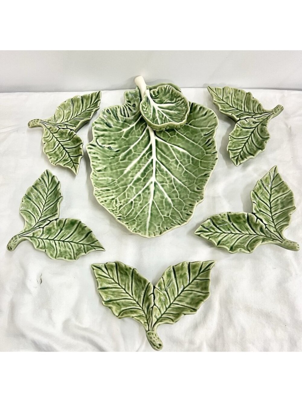 Bordallo Pinheiro Green Cabbage Leaf Serving Platter 5 Plates Portugal Majolica